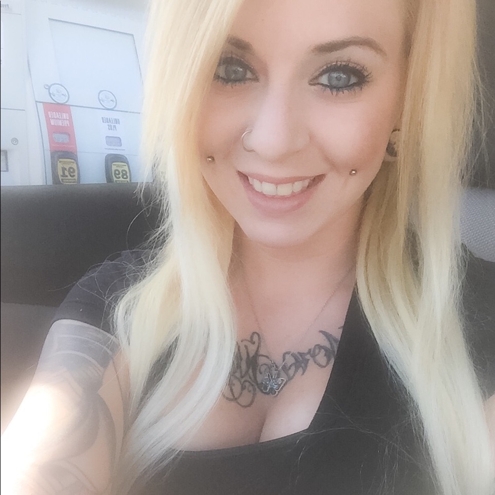 Meet your Posher, Alexis